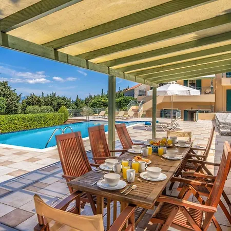 Villa Emelisse By